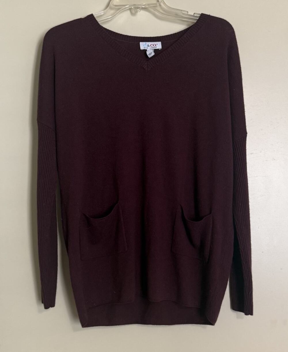 D&Co. Denim Company Burgundy Maroon Wine V-Neck Pocket Sweater - Womens XS